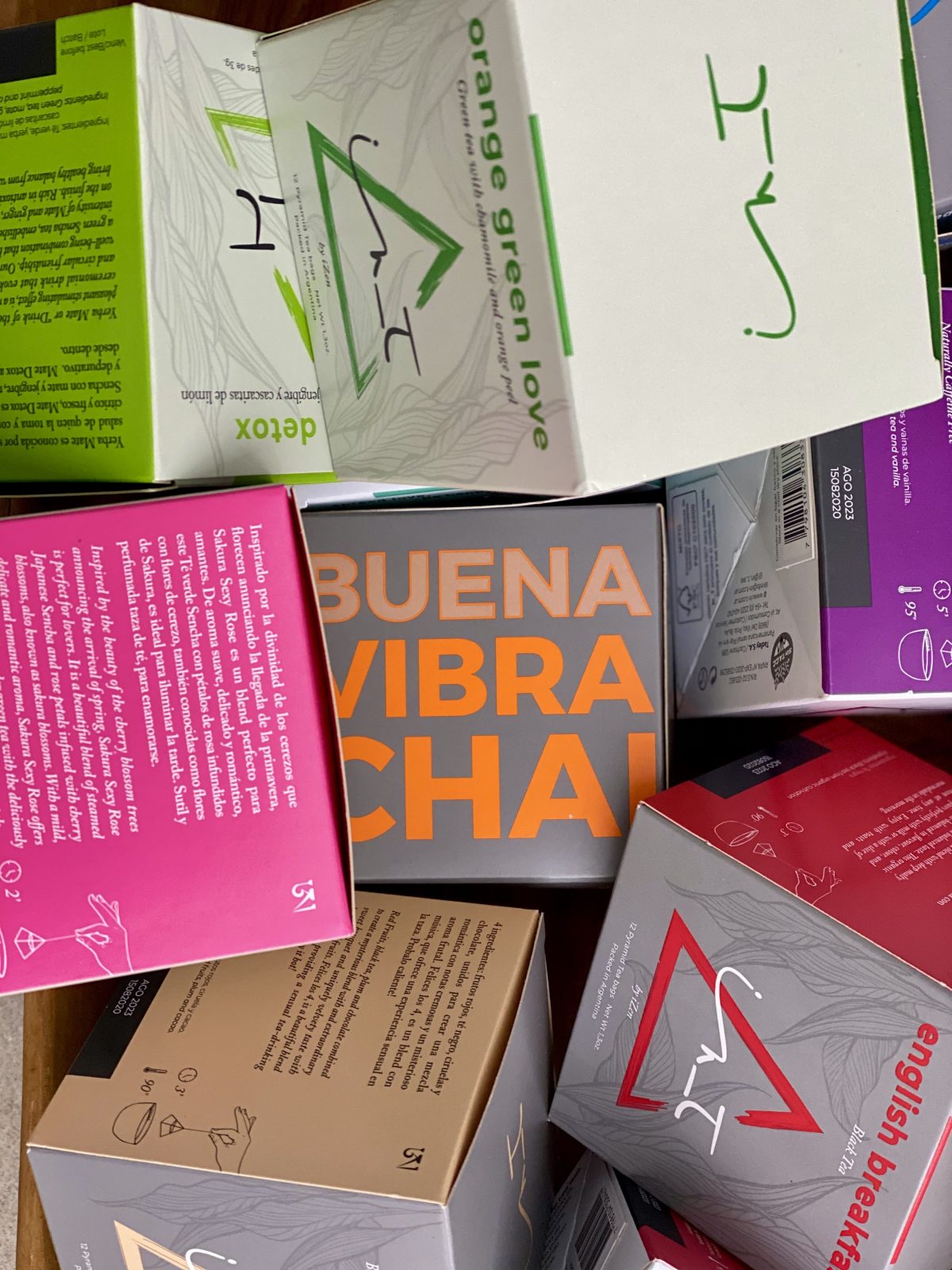 Surtido de Sabores in_T hebras de te en Piramides Surtido de Sabores in_T hebras de te en Piramides